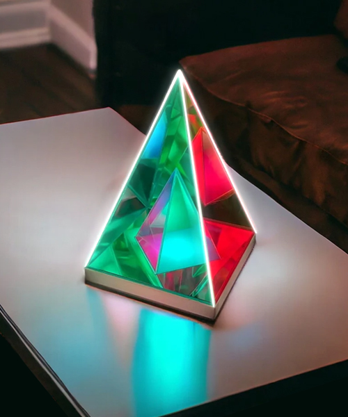 3D Polychromatische Pyramide Lampe