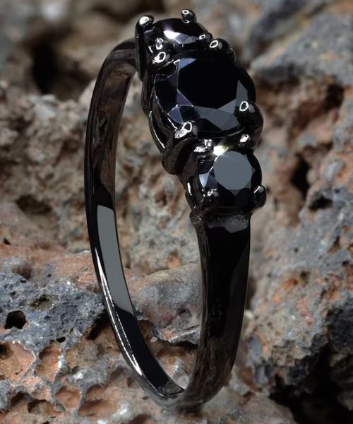 Cincin Berlian Hitam Mentah