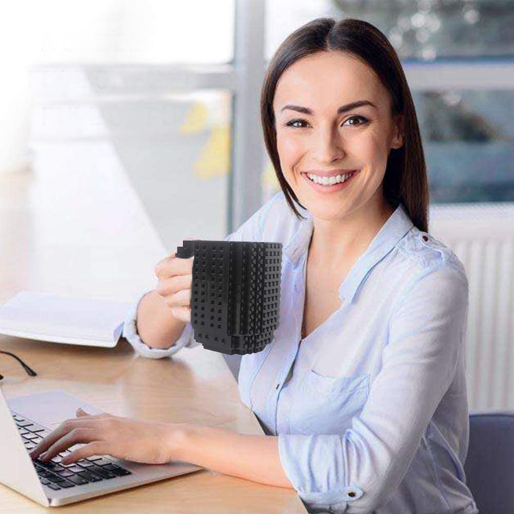 Kaffeebecher mit aufgesetztem Ziegelstein Kaffeebecher mit aufgesetztem Ziegelstein