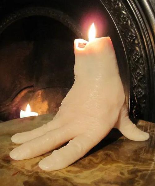 Kerze mit blutender Hand Kerze mit blutender Hand