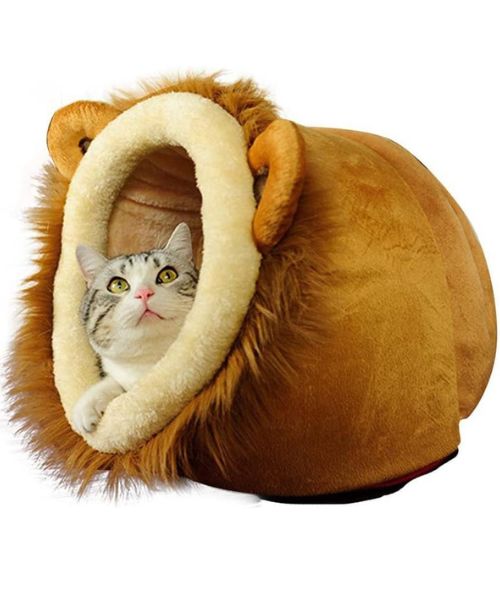 Niedlicher warmer Plusch in Lowenform