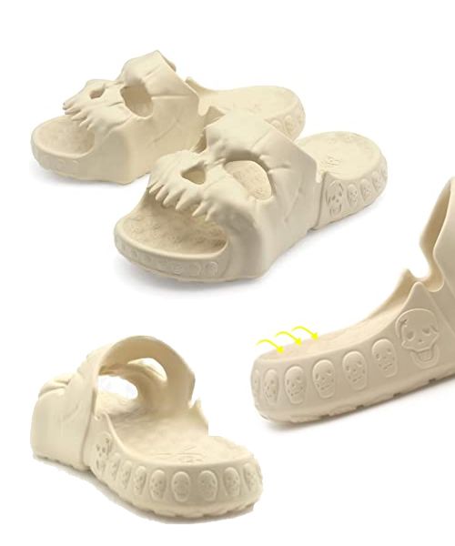 Sandalen in Form eines Totenkopfes