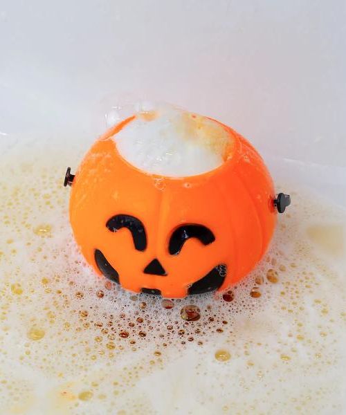 Badebombe Happy Halloween in Kurbisform