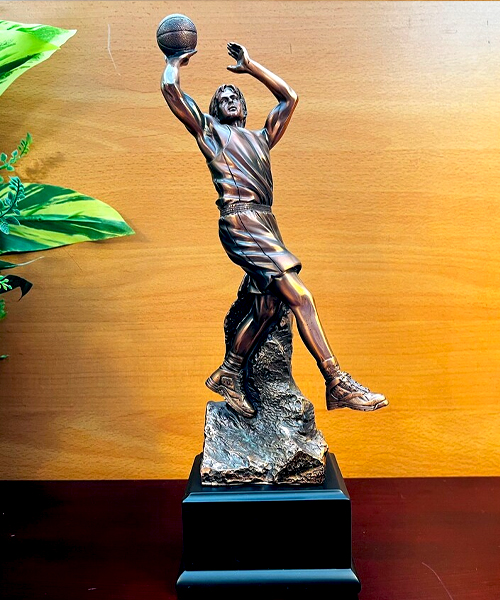 Bronze 12h Basketball Spieler Skulptur