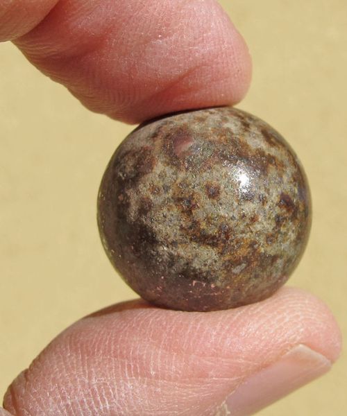 Polierte Meteoritenkugel